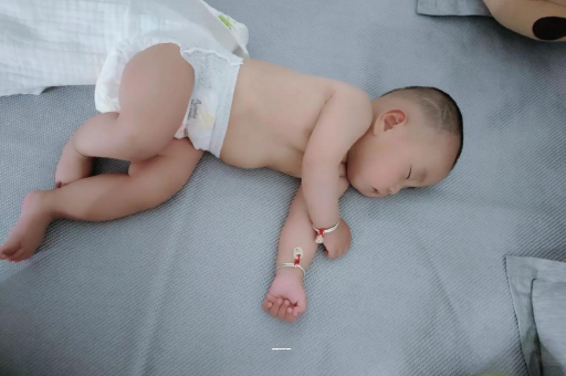 试管包生男孩哪家专业孕妇肚子一跳一跳